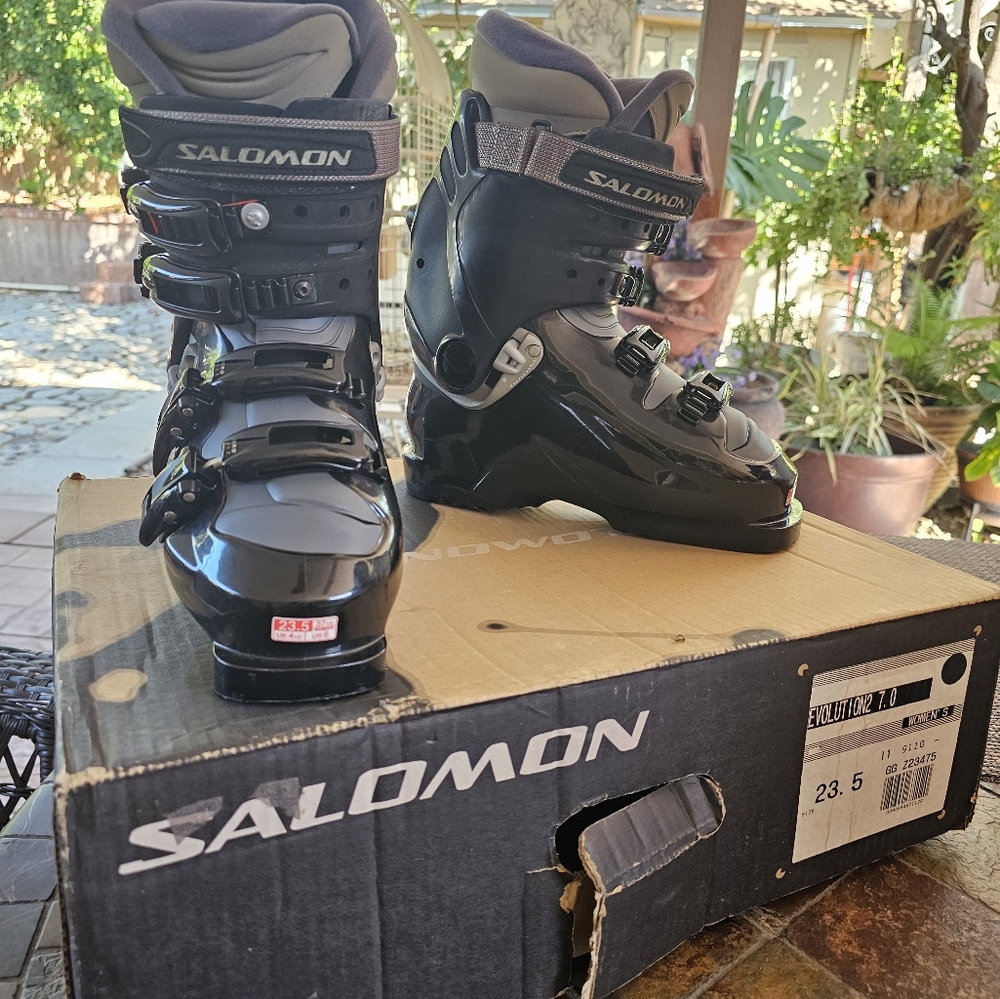 SALOMON evolution 7.0 Wmn  Ski Boots Black Flex 60-70   US6 UK4.5